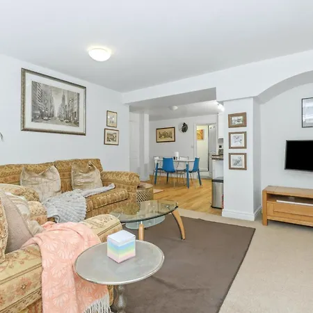 Headingley Haven With A Sauna Parking - Pass The Keys *