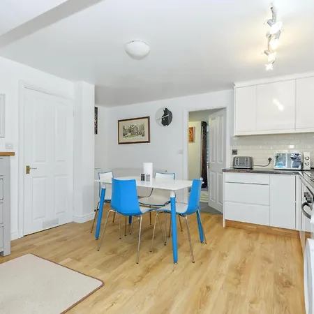 Headingley Haven With A Sauna Parking - Pass The Keys