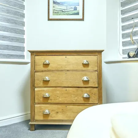 Headingley Haven With A Sauna Parking - Pass The Keys