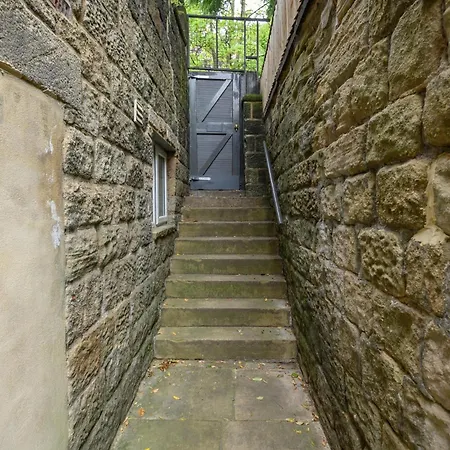 Headingley Haven With A Sauna Parking - Pass The Keys Leeds (West Yorkshire)